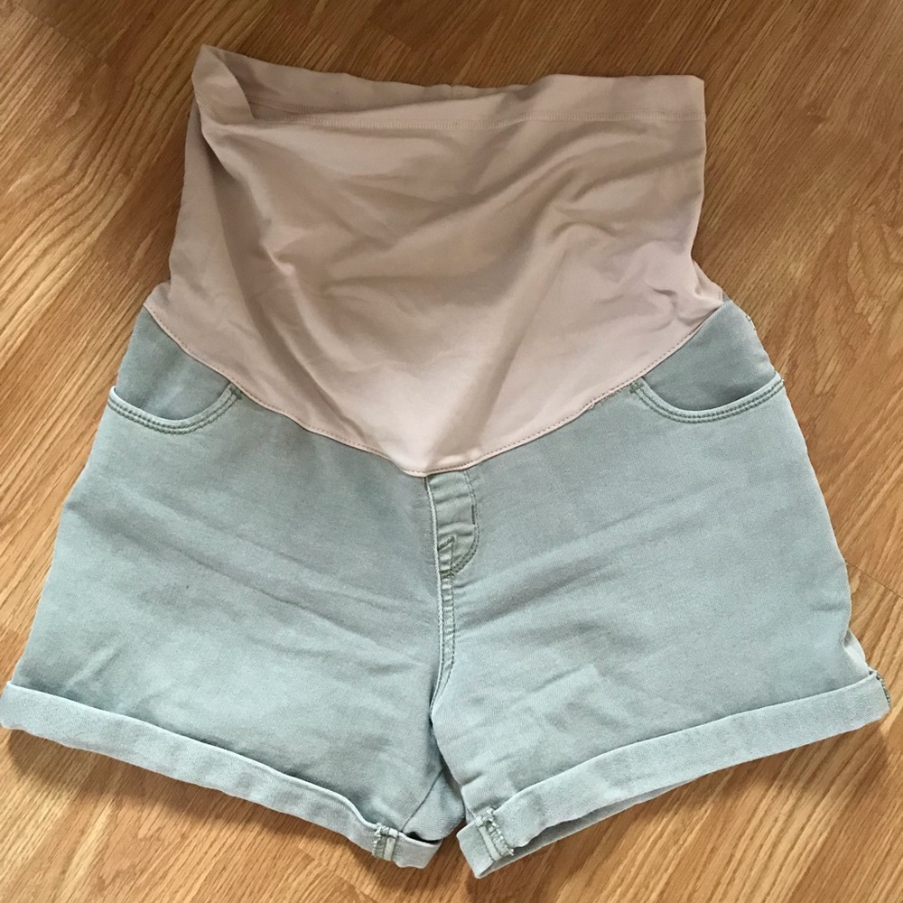 Maternity shorts
